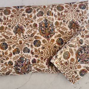 Ralph Lauren Home Collection 
Queen size duvet cover 
Pillow shams x2